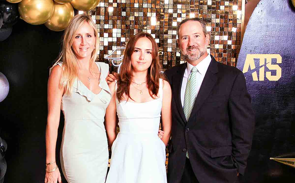 MARÍA JOSÉ PELÁEZ, BÁRBARA GUTIÉRREZ Y CHACHO GUTIÉRREZ