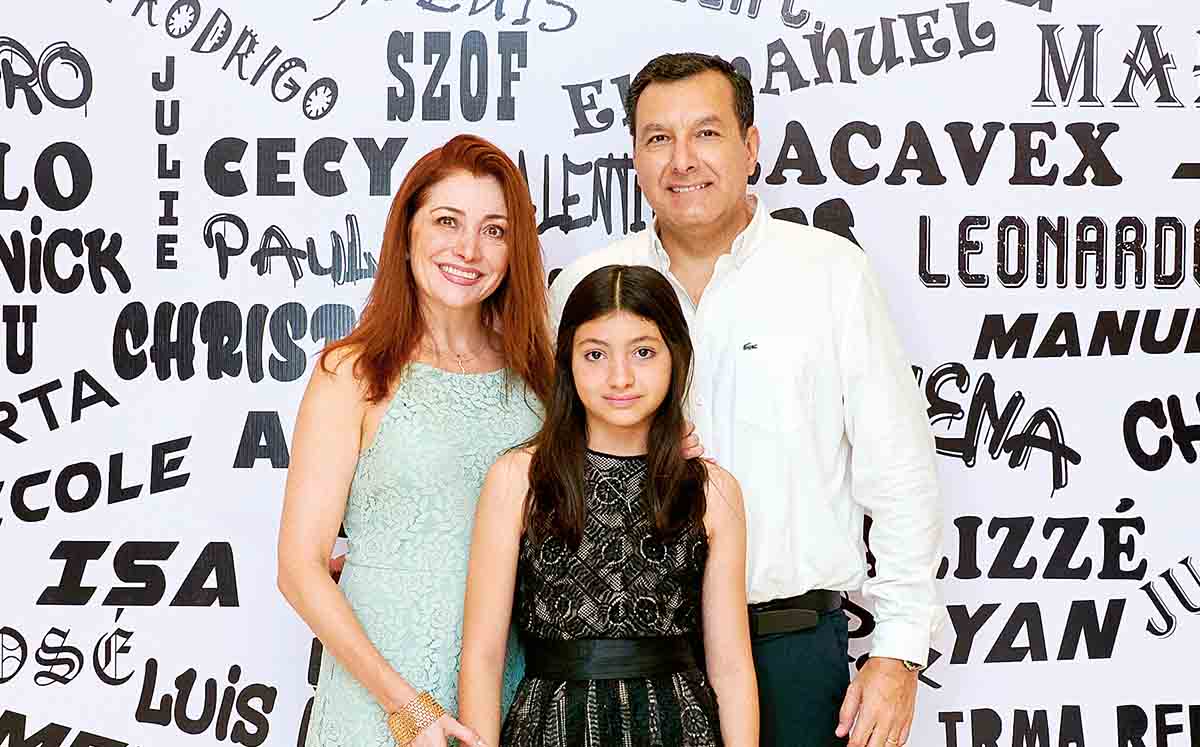 SANDRA RUIZ, TONY VAZQUEZ Y REBECA VAZQUEZ