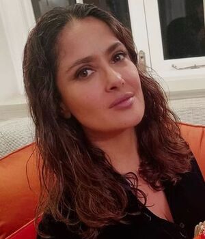 Salma Hayek causa sensación con su belleza natural en el sauna (Foto: Instagram)