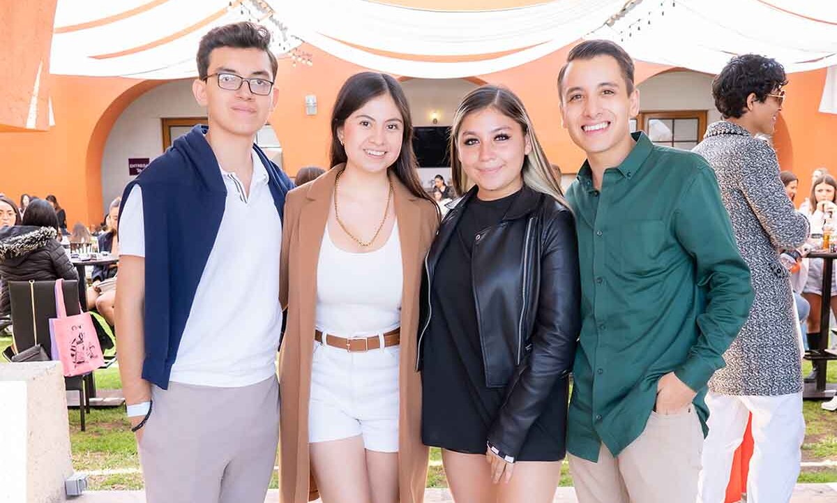 Mauricio Espíndola, Ana Pao Cuatle, Danna Cisneros y Emiliano Pedroche