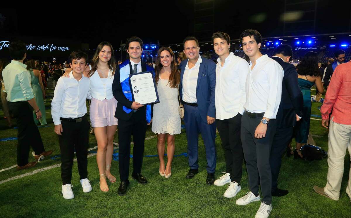 Andrés Durán, Valentina González, Carlos Durán, Alejandra Mayer, Carlos Durán, Diego Durán y Rodrigo Durán