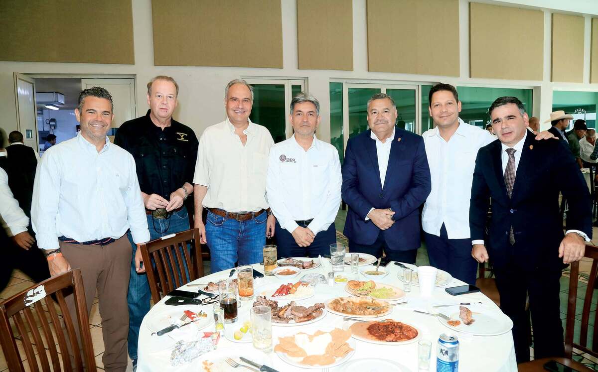Andrés Pintos, Luis David Ortiz, Adrián De la Garza, Juan Paura, Santos Guzmán, Jesús Galeana y Mario Garza