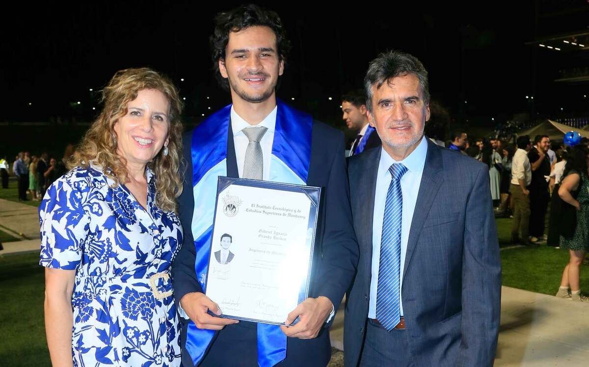Elizabeth Granda, Gabriel Granda y Bayron Granda