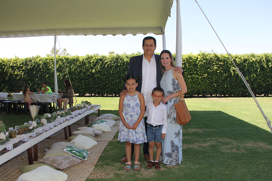 Fernando Garza, Yuriana Sánchez, Ana Paula y Fernando Garza.