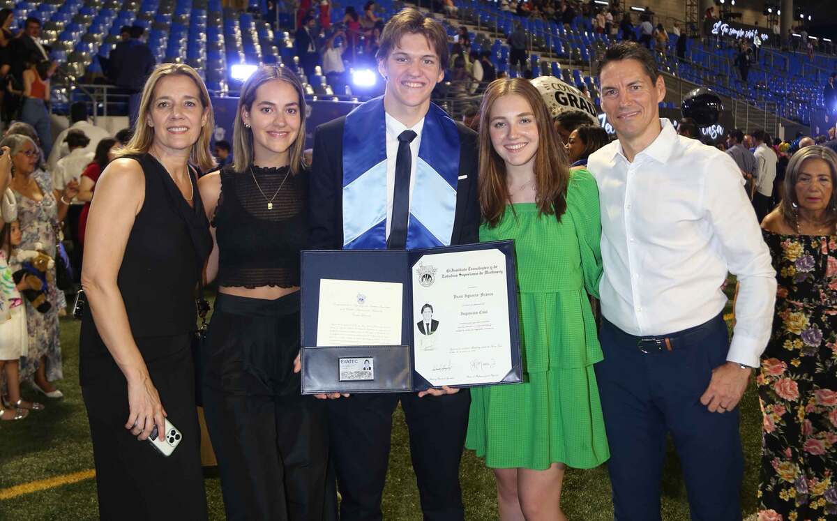 Georgina de Franco, Chiara Franco, Juan Franco, Camila Franco y Guillermo Franco