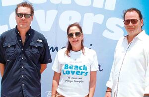 LUIS SIMÓN, ANDREA VELA Y JUAN JOSÉ SARMIENTO felices de la realización de la campaña Yo Amo Mi Playa Limpia