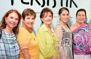AMINTA ARGÜELLO, MARÍA ELENA AGUILAR, HILDA LOBATO, SANDRA EDITH MUÑOZ, ELVIA HOLGUERA,  ANNE PEUKER, TERRY PELÁEZ Y LOURDES ARGÜELLES