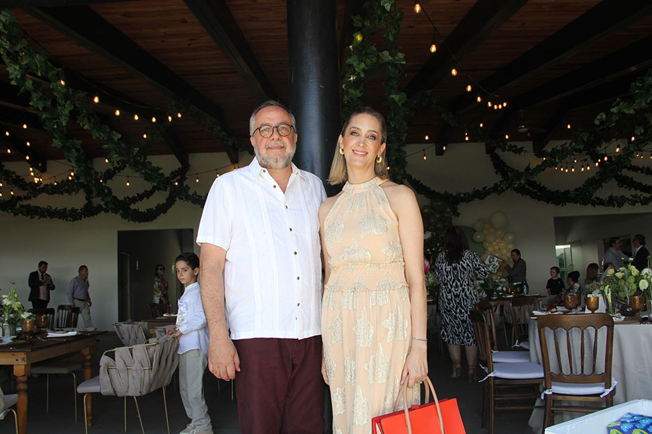 Miguel Hawa y Diana Hawa.