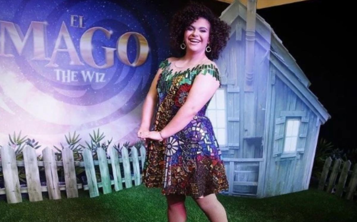 El vestido de Lucerito Mijares de estilo vitral (Instagram)