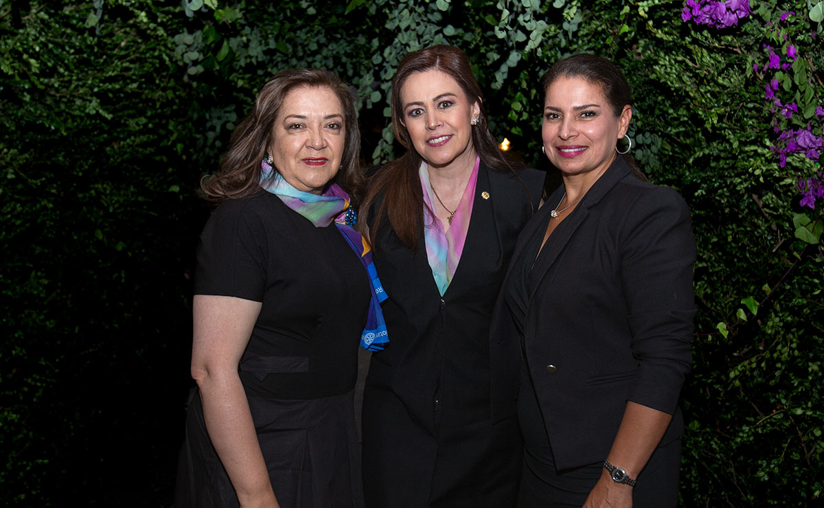 Diana Mercado, Elizabeth  Arzate, Paty Navarro