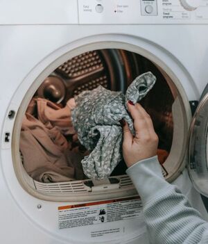 ¿Se debe lavar la ropa nueva antes de estrenarla? Descubre todo en nuestro artículo: pexels