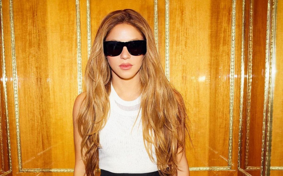 Shakira solo necesita un body transparente para brillar en París (Instagram)