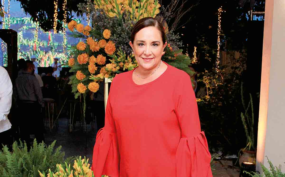 VERO PARRA disfrutando del evento del Lindero Universidad