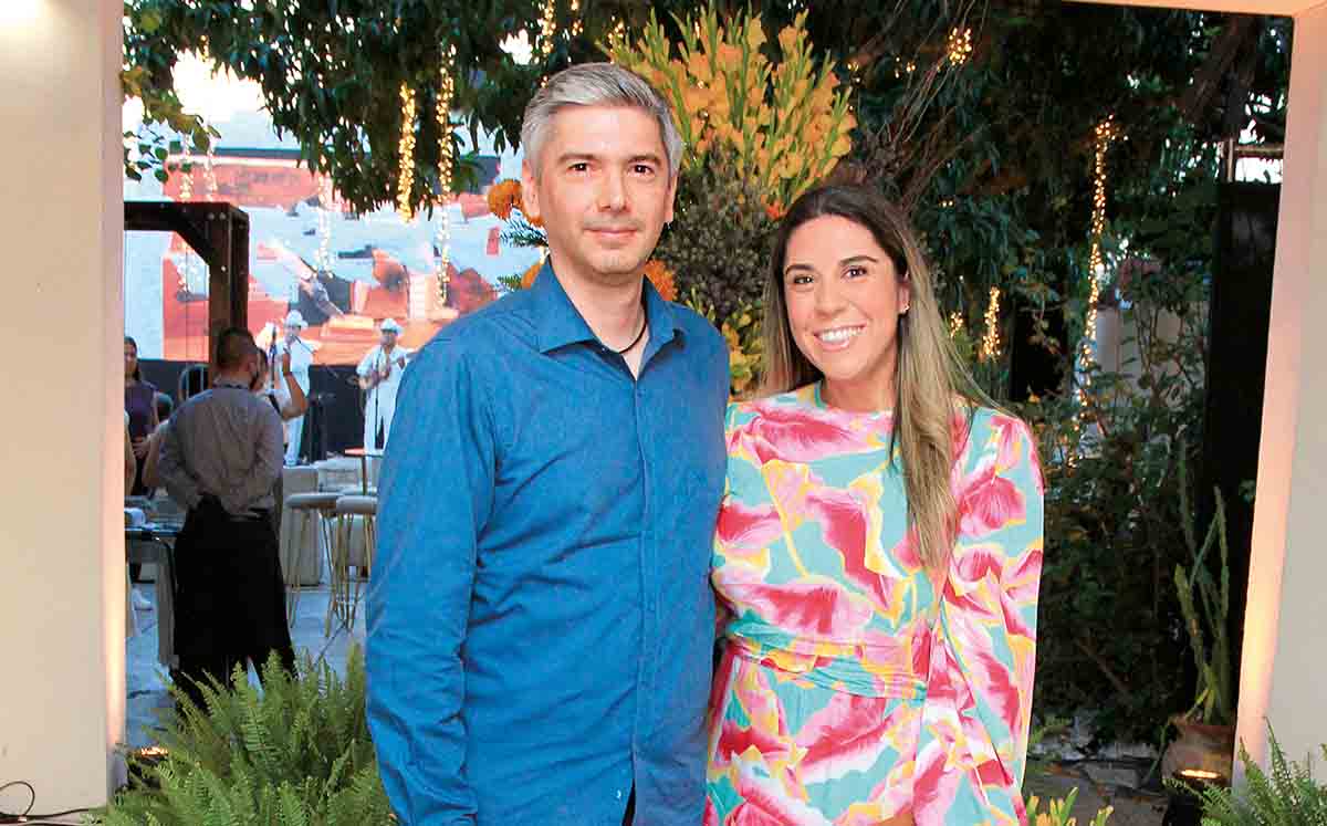 IGNACIO SÁNCHEZ y ALEJANDRA LERSUNDI presentes en el quinto aniversario