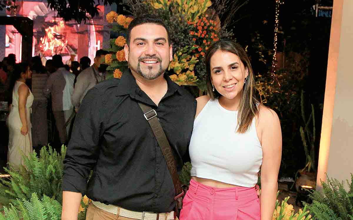 ÓSCAR PONCE Y GLORIA BRAVO presentes en el quinto aniversario de Lindero Universidad