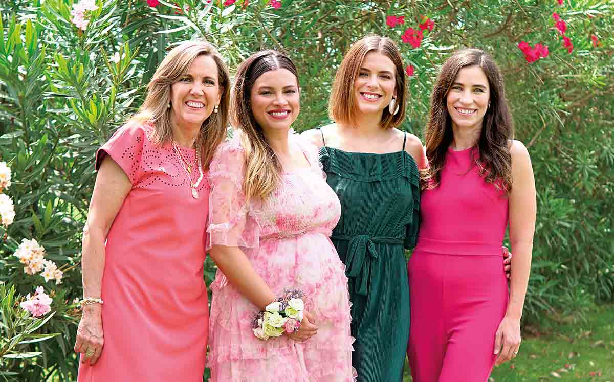 MARIVI ESPADA, ANA PAU DELSOL, MARIANA DELSOL Y LAURA ELENA MEDELLÍN presentes en el evento