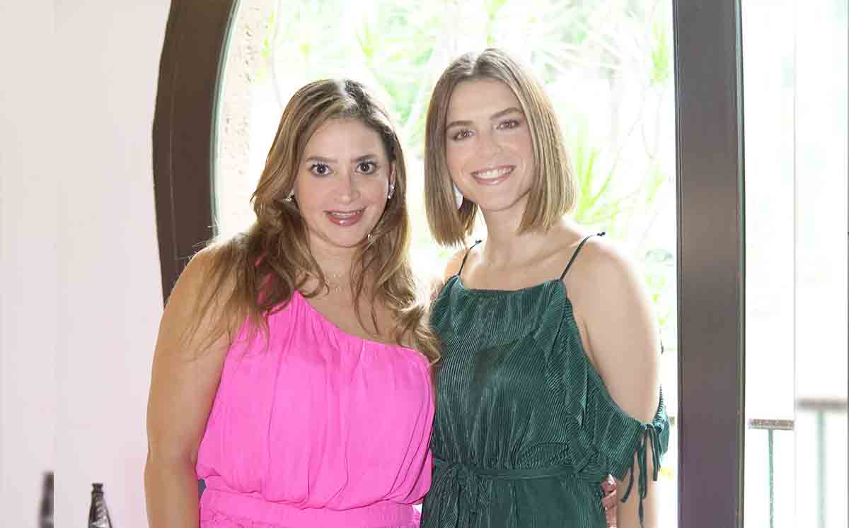 ADRIANA SALDIVAR Y MARIANA DELSOL disfrutando del baby shower de Ana Pau