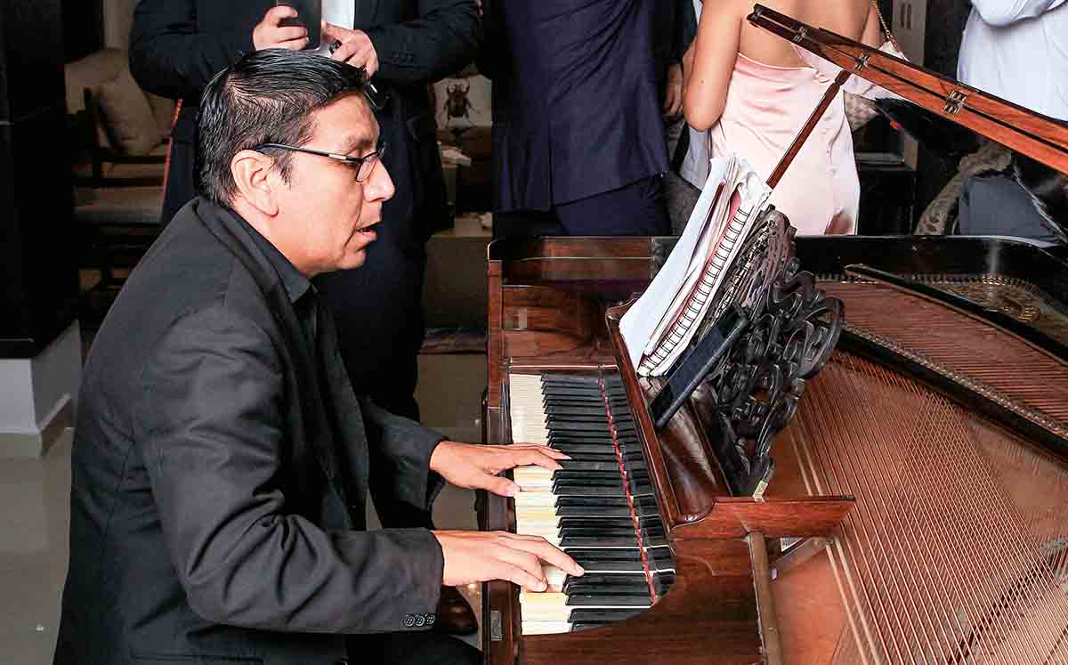 UNA GRANDE FESTA CON BUONA MUSICA