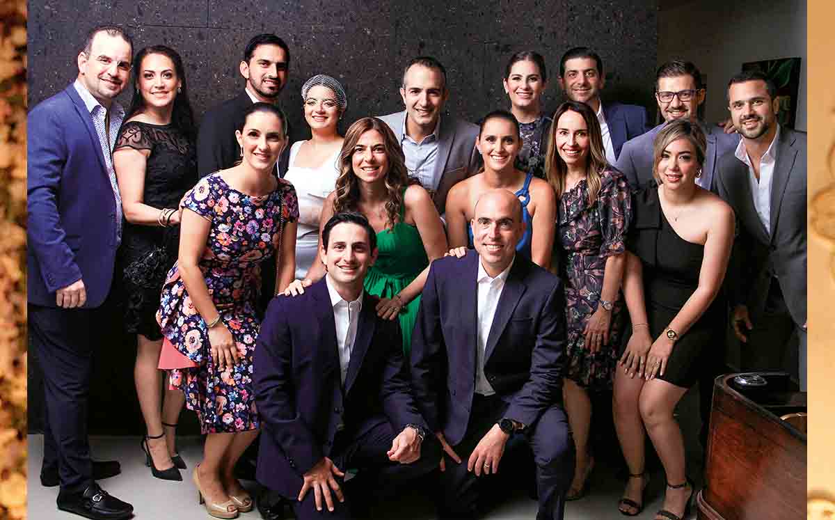 PRIMOS HAGE EN LA CELEBRACIÓN