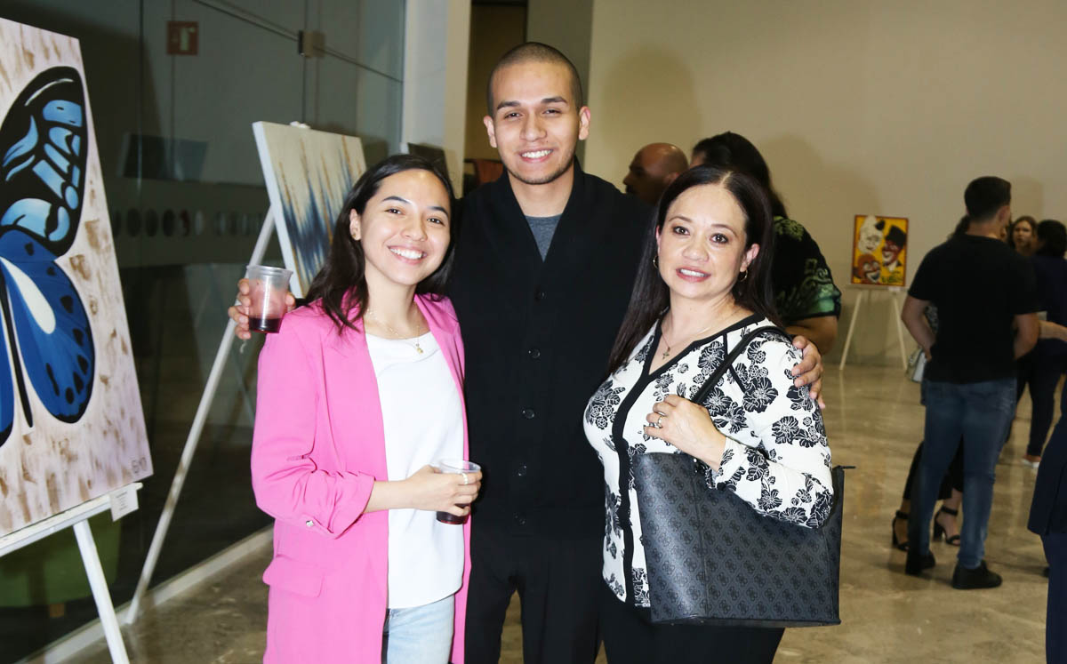 Claudia, Andrés y Leticia