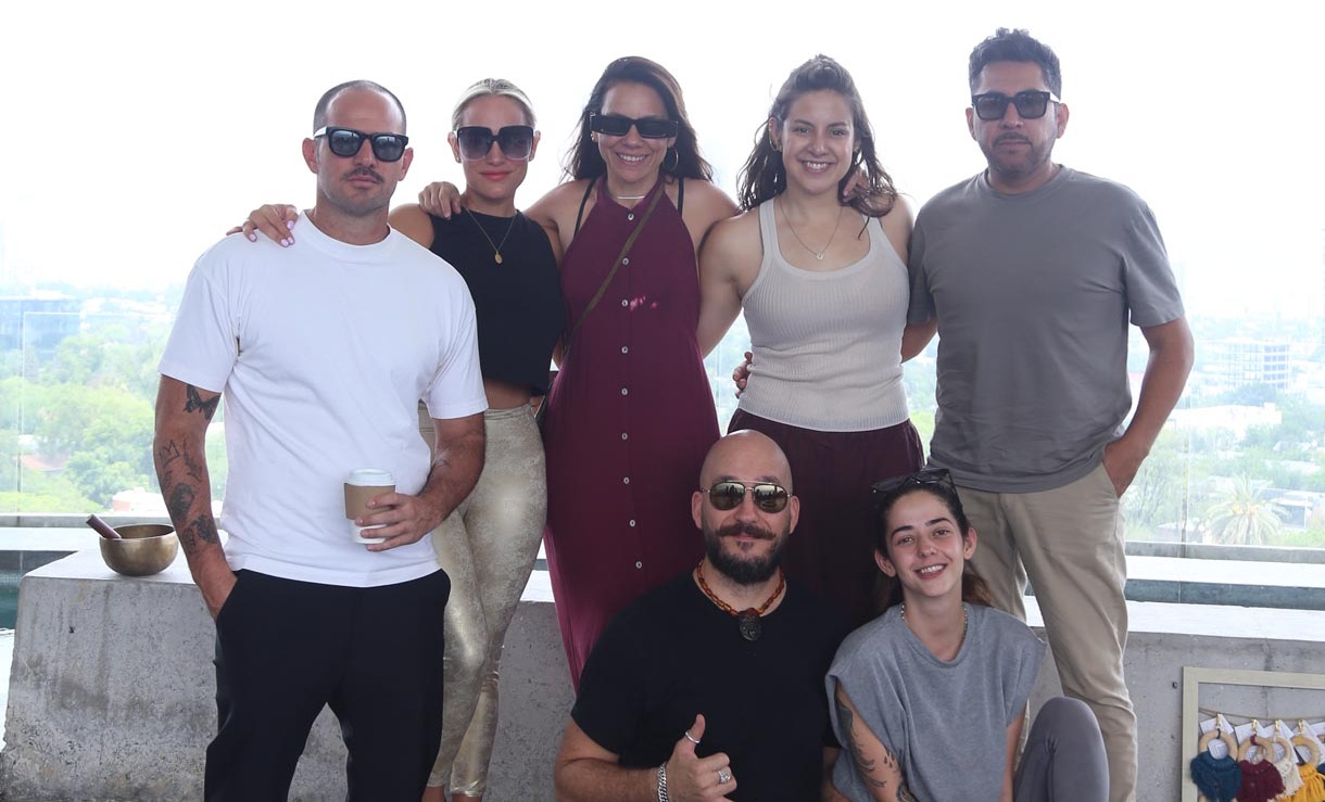 Mario Nodal, Vivi Villarreal, Deya Tarno, Sofía Alvarado, Elías Patiño, Rolando Garza y Baby Martínez