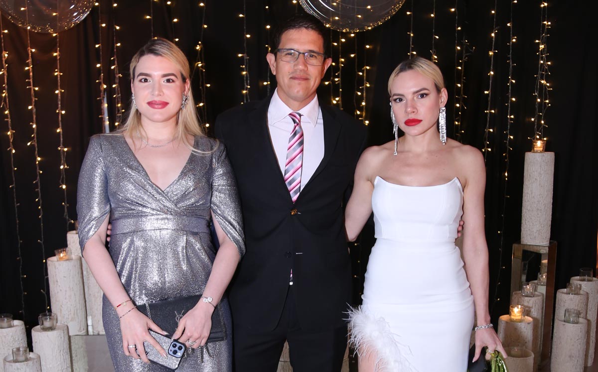 Adriana, Adolfo y Ariadna