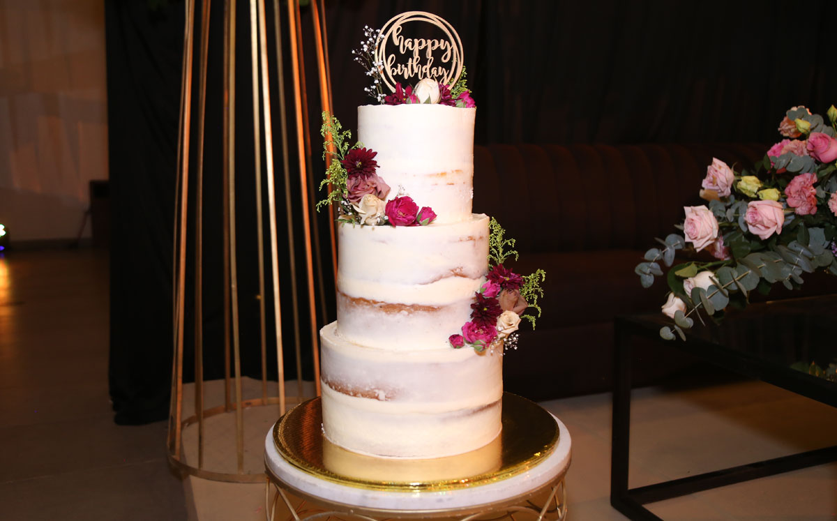 El sofisticado pastel deleitó a los invitados