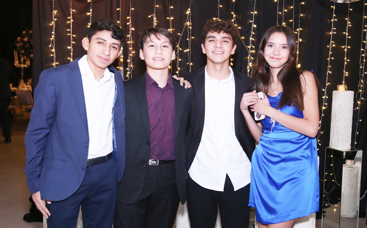 Sebastián, André, Ricardo y Sofía