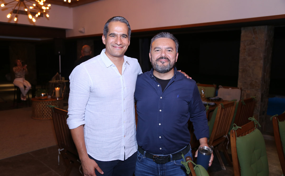 Arturo  junto a uno de sus mejores amigos Alejandro