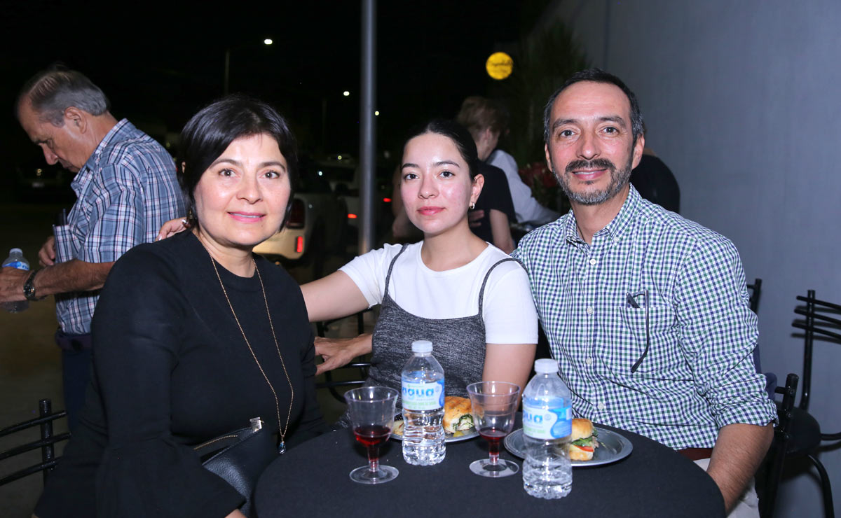 Gabriela, Luisa Fernanda y Guillermo