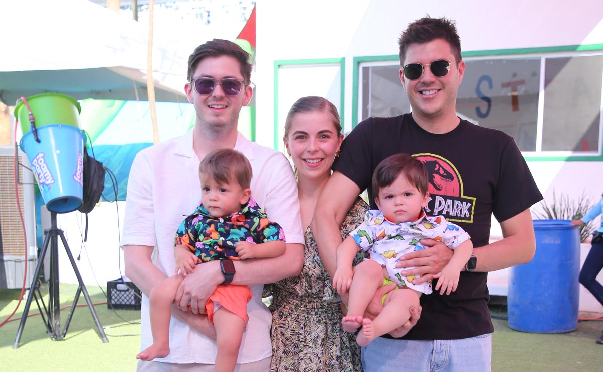 Germán y Esteban junto a sus tíos Alfredo e Iván