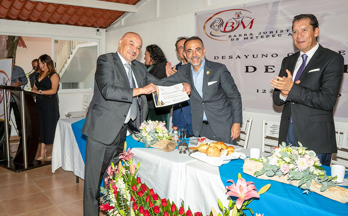 Celebran el Día del Abogado en Metepec