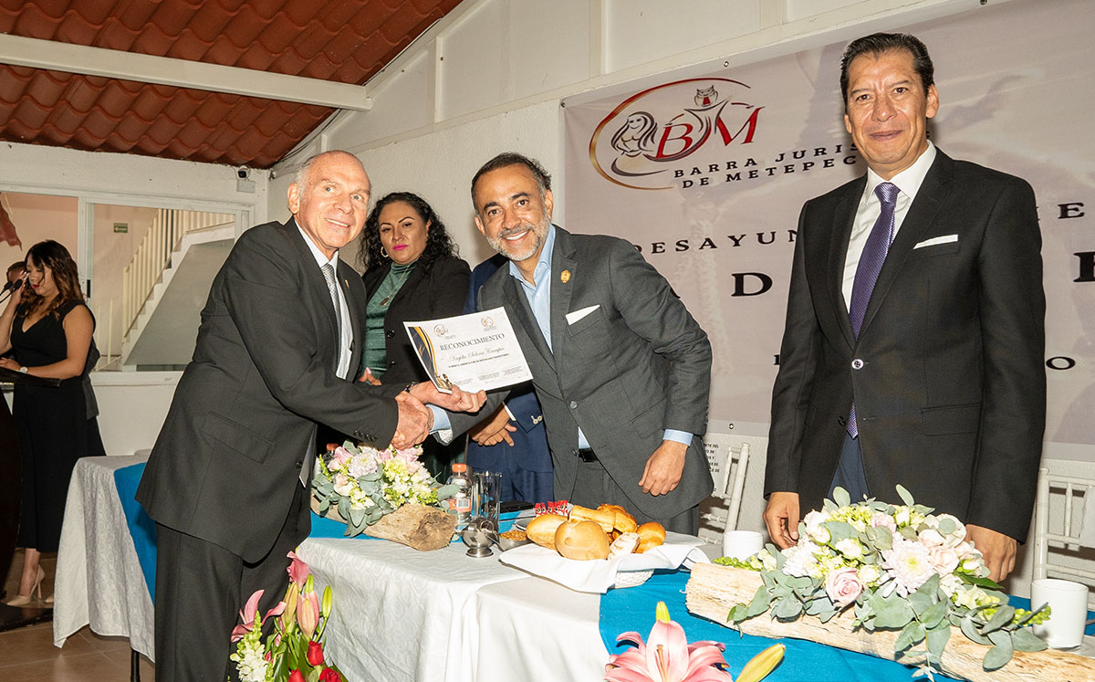 Celebran el Día del Abogado en Metepec