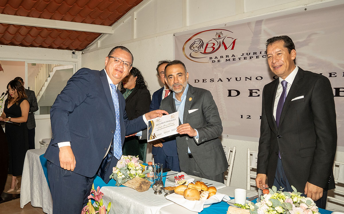 Celebran el Día del Abogado en Metepec