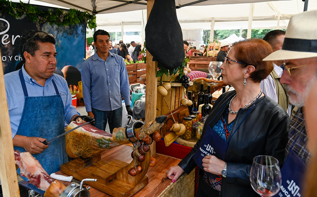 Celebran Festival del Vino y Queso en Naucalpan