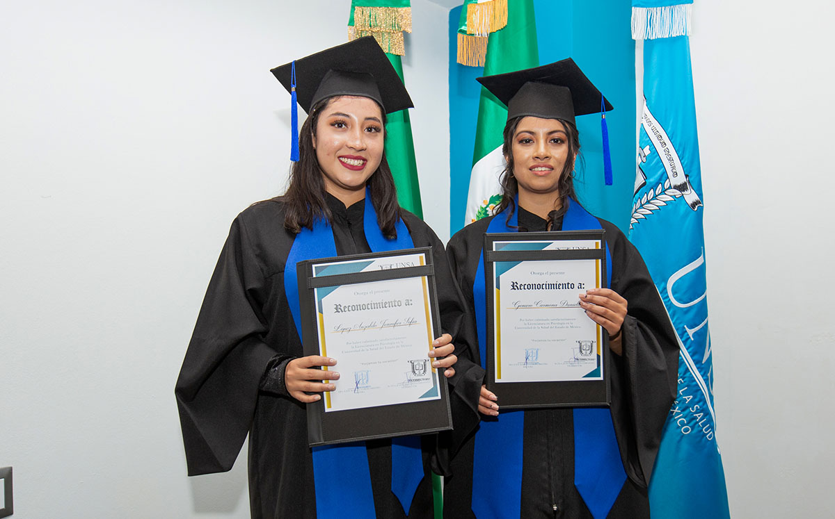 Ceremonia de graduación de los egresados de la Universidad de la Salud UNSA