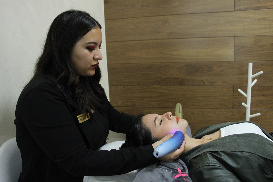 Servicio de belleza BX en Liverpool de Guanajuato capital. (Dany Béjar)