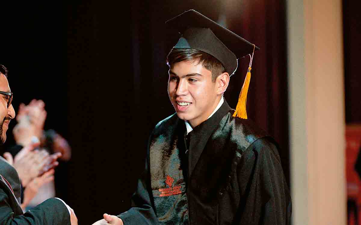 Los alumnos de la cuadragésima octava generación de la preparatoria IEST Anáhuac, celebraron su graduación