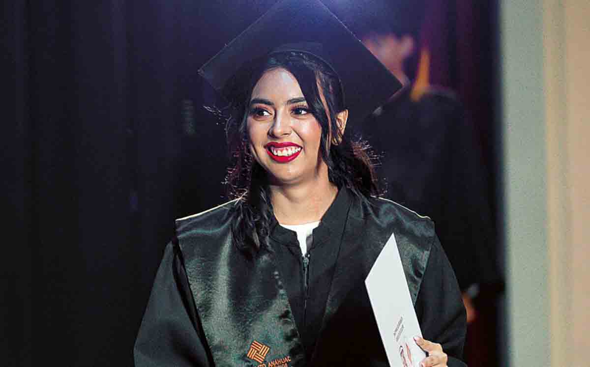 Los alumnos de la cuadragésima octava generación de la preparatoria IEST Anáhuac, celebraron su graduación