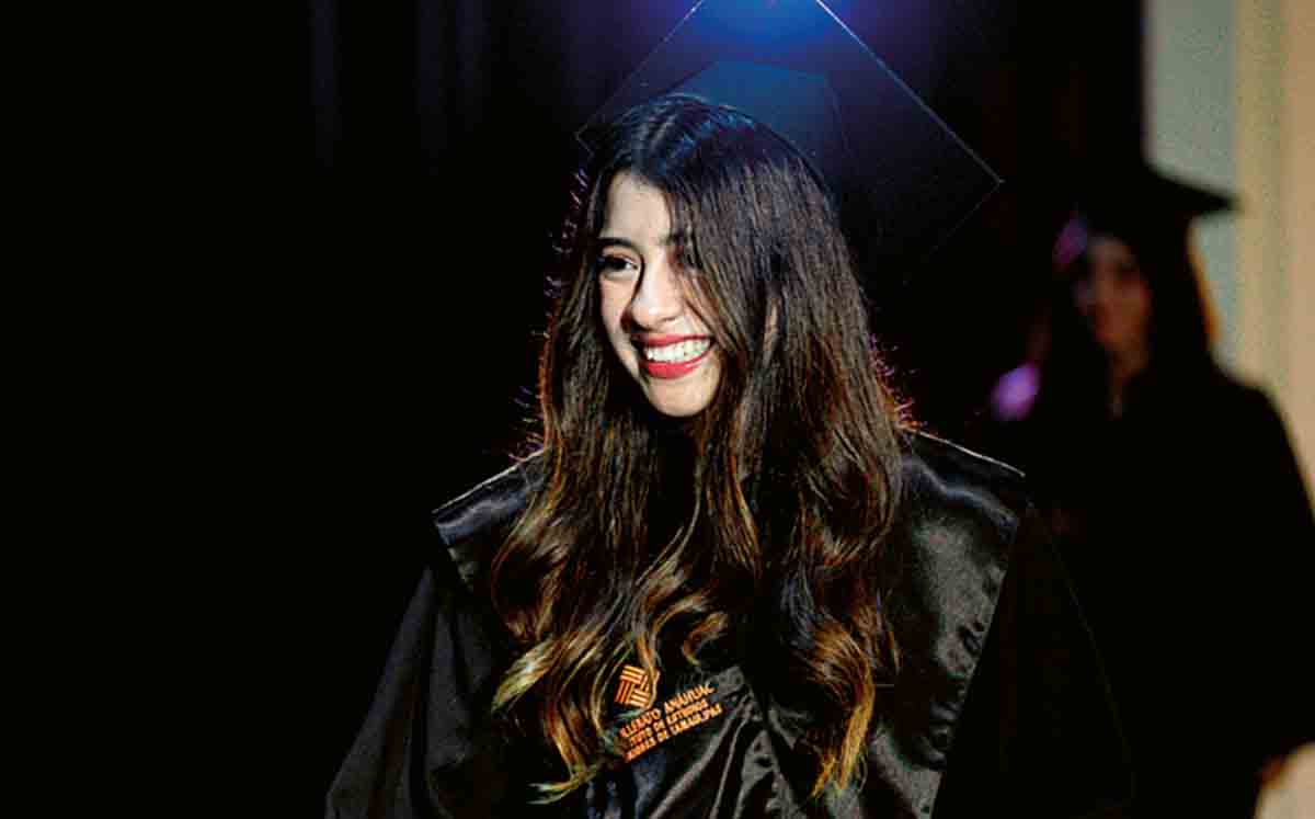 Los alumnos de la cuadragésima octava generación de la preparatoria IEST Anáhuac, celebraron su graduación