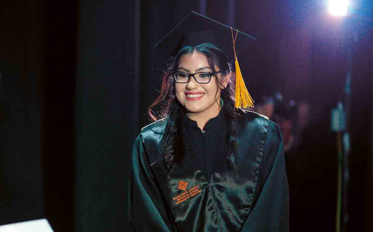Los alumnos de la cuadragésima octava generación de la preparatoria IEST Anáhuac, celebraron su graduación