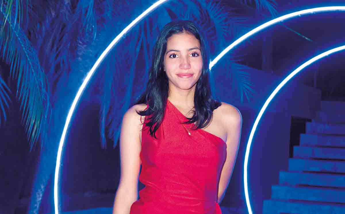 REGINA CORDERO celebró su graduación del ICT