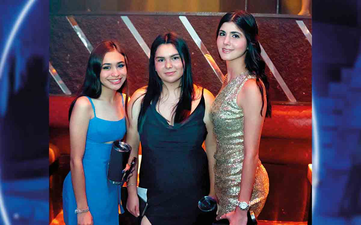 JEZIKA TORRES,YOLI SEGURA Y LILIAN NADER luciendo fabulosas para su graduación