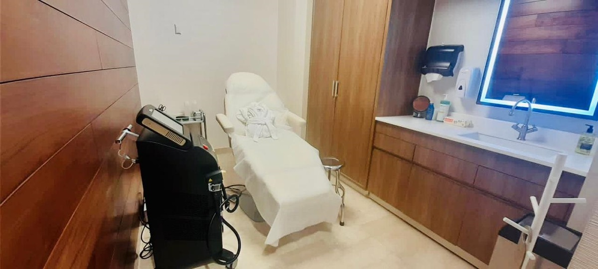 Cabina de Happy Láser, servicio de depilación que maneja la más avanzada tecnología láser Soprano Ice Platinum. (Cortesía)