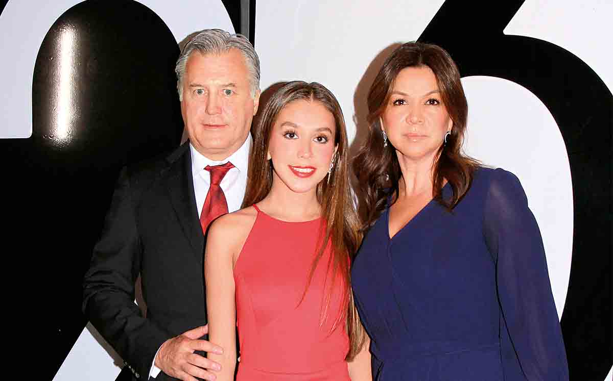 ALBERTO HERRERA, CARLOTA HERRERA Y CLAUDIA MARTÍNEZ