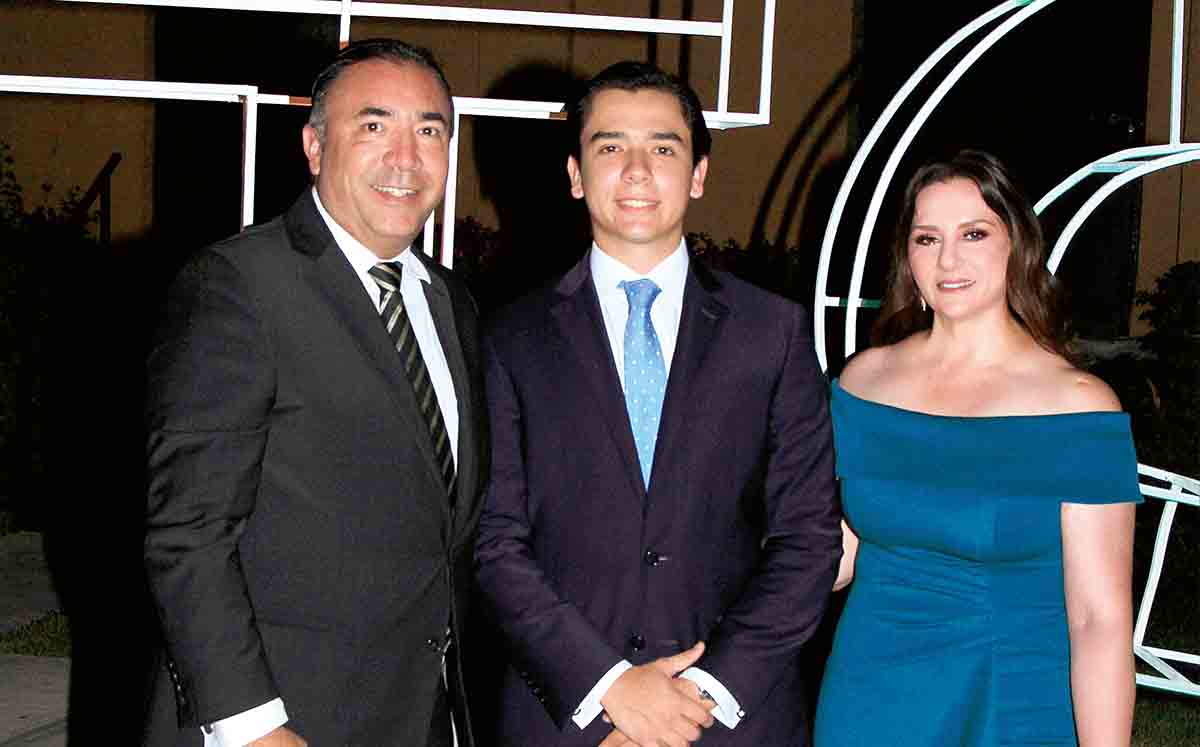 ALBERTO ALTAMIRANO, ALBERTO ALTAMIRANO Y ADRIANA DE ALTAMIRANO