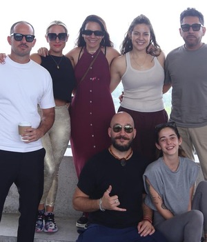 Mario Nodal, Vivi Villarreal, Deya Tarno, Sofía Alvarado, Elías Patiño, Rolando Garza y Baby Martínez