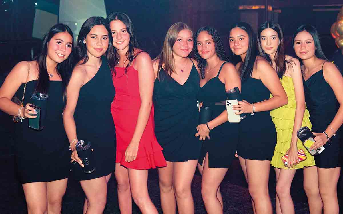 SOFÍA REYES, CONSTANZA FERNÁNDEZ, MARÍA HOLGUERA, REGINA LÓPEZ, ALEXI MONJE, KARYME LEPE, JOSEFINA GOLDARACENA Y MÍA PÉREZ