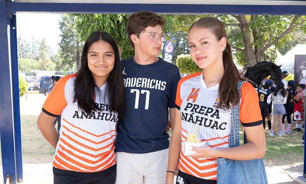 Isabella Márquez, Jorge Falco y Sofía Nicolás