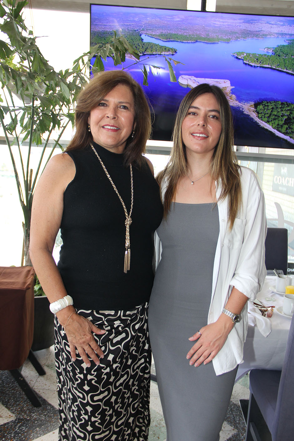 Adriana de Dorantes y Ana Paula Dorantes